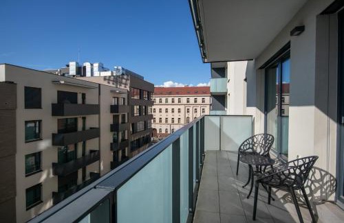 Zizkov Apartamento | Modern Stylish Apartment with Private Garage