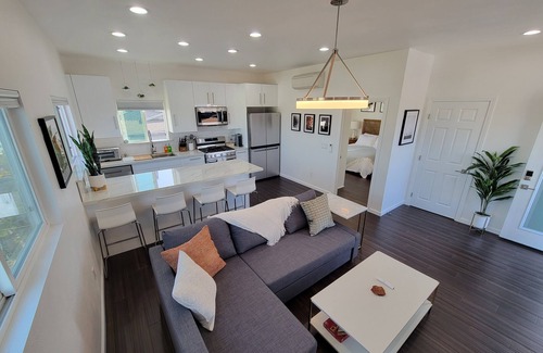 Serra Mesa Casa | Modern & Stylish Guest House in SD
