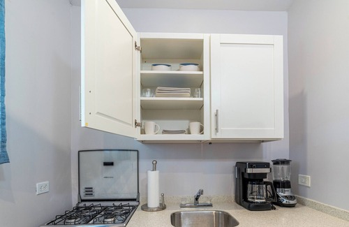 Buckleys Village Apartamento | Modern, stylish, peaceful apartment with a great view!