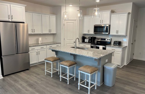 Greensboro Casa | Modern Stylish Townhome!2024