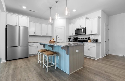 Greensboro Casa | Modern Stylish Townhome!2024