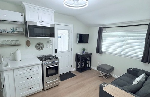 Simi Valley Apartamento | Modern 1-BR Suite Kitchen AC Fireplace Private Entry – Simi Valley