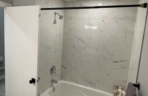 Calgary Apartamento | Modern Suite w/ Private Entrance-Close to Airport