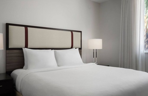 Surfside Hotel | Modern Surfside Studio | Pool, Gym, Breakfast & Steps from the Ocean - 2 Units
