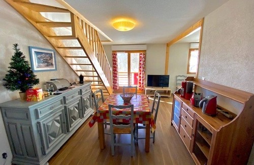 Sers Apartamento | Apartamento de 2 habitaciones para 4 personas con WIFI, garaje y balcón