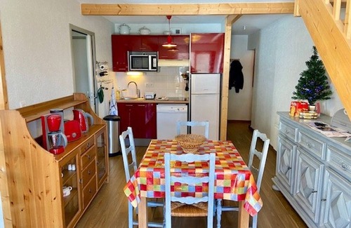 Sers Apartamento | Apartamento de 2 habitaciones para 4 personas con WIFI, garaje y balcón