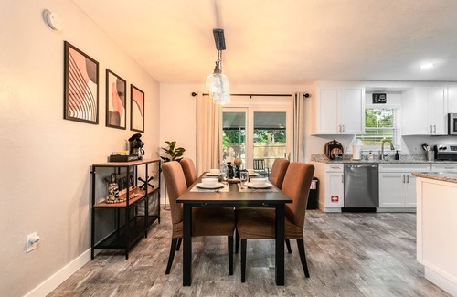 Gainesville Casa | Modern & Tasteful Pool Home Close to Devil's Millhopper Geological State Park