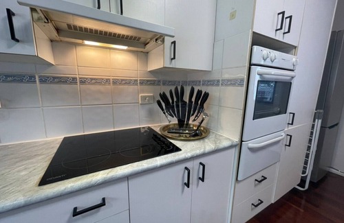 Kallangur Casa | Modern than 3 bedroom house with office space in the center of Kallangur