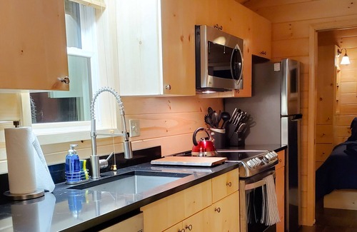 Whippleville Cabina | Modern Tiny Home Cabin Deux w./ Hot Tub next to Titus Mtn Ski & Malone