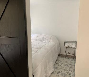 Eastman Complejo | Modern tiny house -hidden away just outside of town