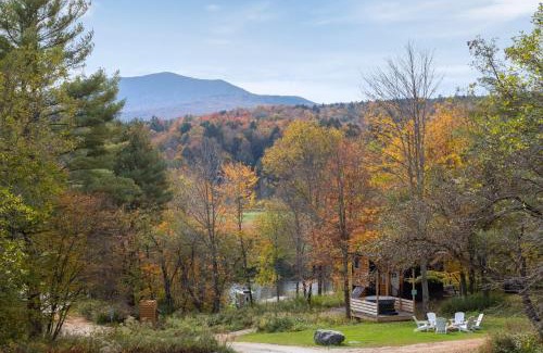 Johnson Casa | Modern Tiny House with hot tub & river near Stowe