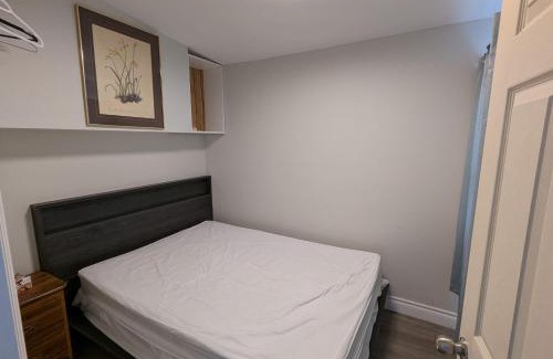 Wasaga Beach Casa | Modern Tiny Wood Cottage 0