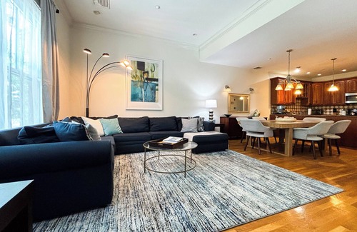 Brookline Casa | casa de ciudad moderna, un gran lugar para Boston vacaciones, 9 plazas