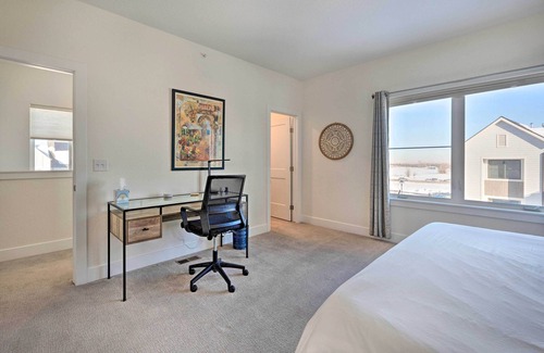 Louisville Casa | Modern Townhome, Day Trip to Colorado Ski Resorts!