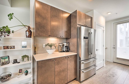 Whittier Heights Casa | Modern Townhome in Ballard with Private Roof Deck