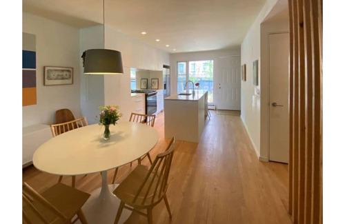 Kenwood Casa | Modern Townhome in the Heart of Hyde Park