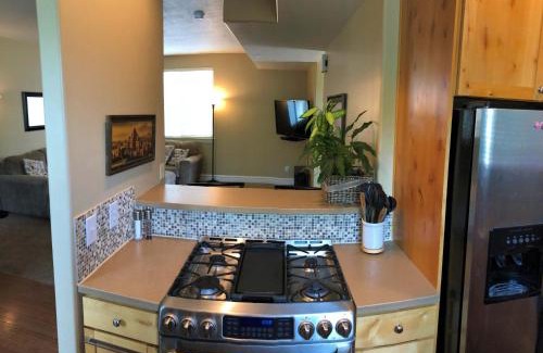 Central City Casa | Modern Townhome Near the Center of the City