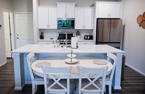 Aurora Casa | Modern Townhome Near Denver International Airport and Gaylord Hotel