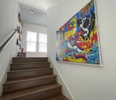 Addison Apartamento | Modern Townhome