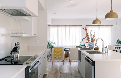 Court House Hill Casa | Modern Townhome w/ Garage in Historic Downtown!