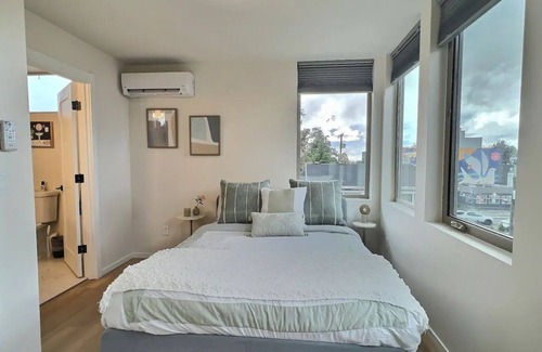 Loyal Heights Casa | Modern Townhome w/ Rooftop & Parking