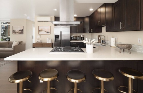 Green Lake Casa | Modern Townhome w/ Rooftop Deck, Walk to Greenlake