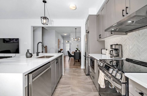 Cardinal Creek Casa | Modern Townhouse for Families | Game Room, 2 Parking Spots, 20 Min to Downtown