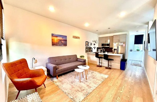 Fauntleroy Casa | Modern townhouse with rooftop.