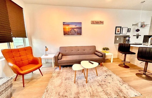 Fauntleroy Casa | Modern townhouse with rooftop.