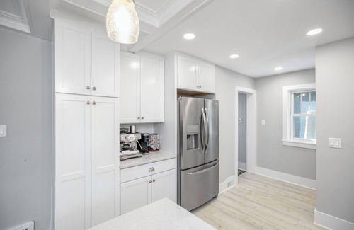 Harters Heights Casa | Modern Traditional 4-bedroom house in South Bend - Walk to ND!