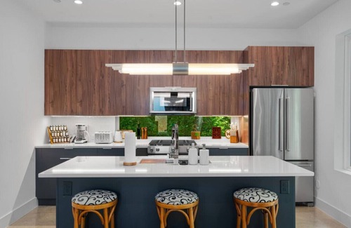 MLK Casa | Modern Treehouse Retreat, Cold Plunge