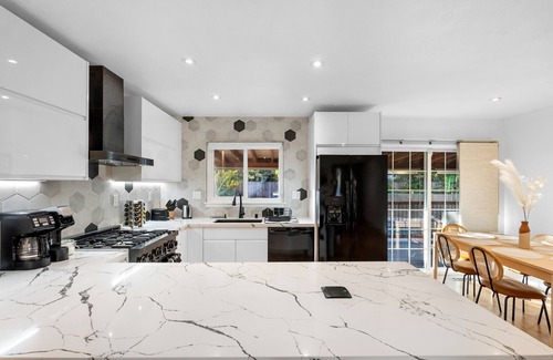 Concord Casa | 🌅 Modern, Trendy 4BD & 3BA house with great amenities 🌉🎆