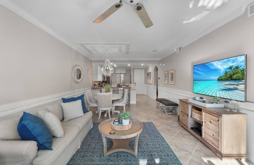 Naples Condominio | 🌴Modern Treviso Bay Condo w/Resort-Style Amenities & Prime Naples Location