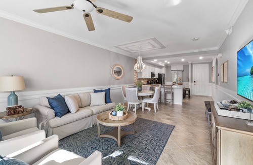 Naples Condominio | 🌴Modern Treviso Bay Condo w/Resort-Style Amenities & Prime Naples Location