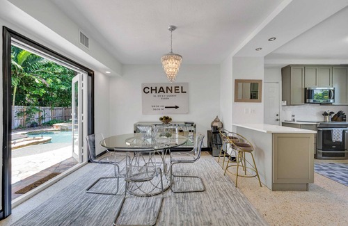 El Portal Casa | Modern Tropical Pool House North Miami- w/Jacuzzi - El Portal -