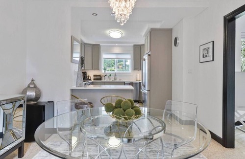 El Portal Casa | Modern Tropical Pool House North Miami w/Hot Tub