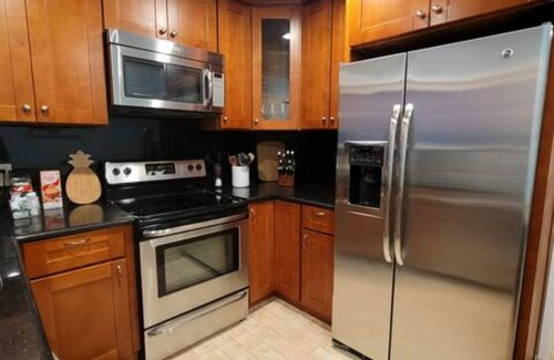 University South Condominio | Modern Tropical Vacation Home, Palo Alto/Stanford #655