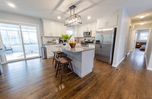 Wanamassa Casa | Modern & Turnkey 4BR - Resort Backyard & Perfect Location! Monthly Rental