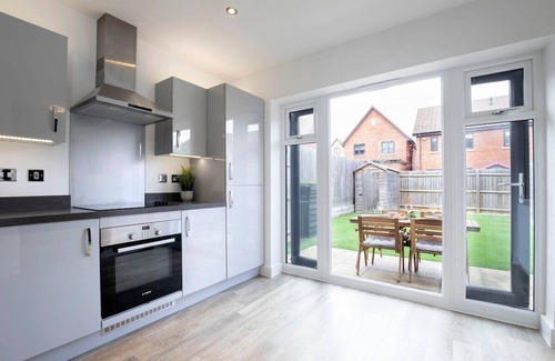 Cheltenham Casa | Modern Two Bedroom Two Bathroom Home