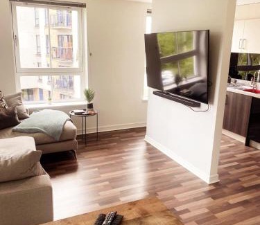 Glasgow Apartamento | Modern Two Bed Glasgow Apartment with Free Parking