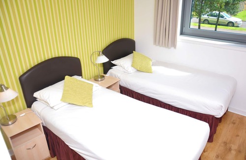 Newhaven Apartamento | Modern Two Bedroom Apartment - Free parking - Excellent Wifi connection