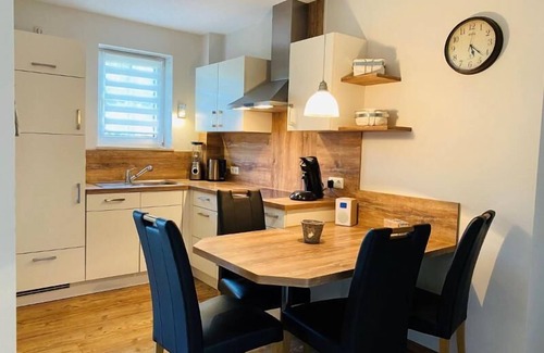 Schlatzendorf Apartamento | Modern two-room apartment for up to four people with modern kitchen equipment