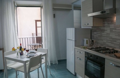 Old Town Apartamento | Modern two room apartment with sea views in the heart of Cefalù’s historic town centre.