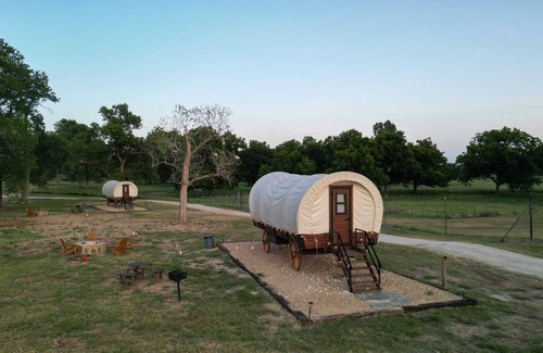 Satin Casa | Modern Unique Old West Wagon Spacious Views