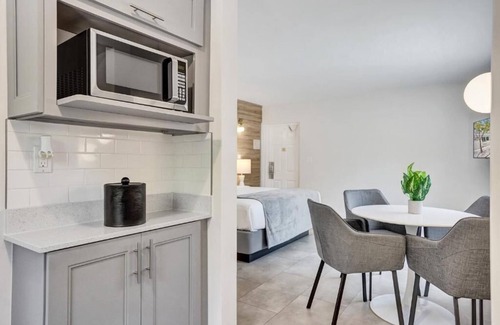 Galt Mile Hotel | Modern Unit with Relaxing Vibes – Explore Fort Lauderdale’s Scenic Coast