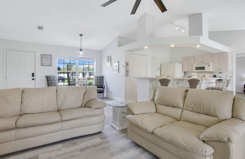 Port Saint Lucie Casa | Modern Updated Home With Pool Minutes From Beach!