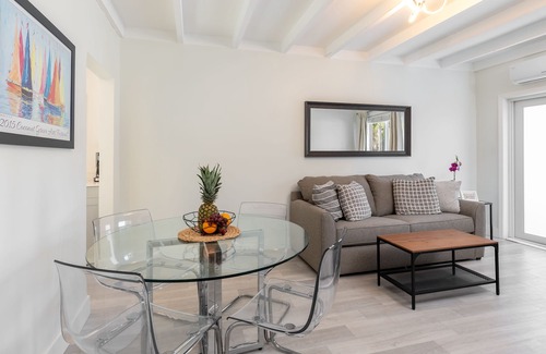 Colee Hammock Apartamento | Modern & Updated Suite. Walk to Las Olas!