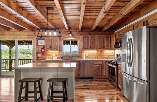 Baxter Cabina | MODERN UPSCALE CABIN WITH UNOBSTRUCTED LAKE & MOUNTAIN VIEWS