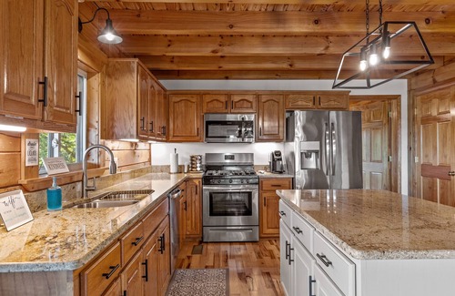 Baxter Cabina | MODERN UPSCALE CABIN WITH UNOBSTRUCTED LAKE & MOUNTAIN VIEWS