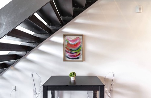 University Park Apartamento | Modern Upscale Studio Loft w/free parking & pool